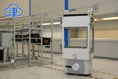 緯湃科技天津工廠啟用兩條全新生產(chǎn)線(xiàn)，“大塊頭”機(jī)器人“輾轉(zhuǎn)騰挪”展現(xiàn)智造實(shí)力